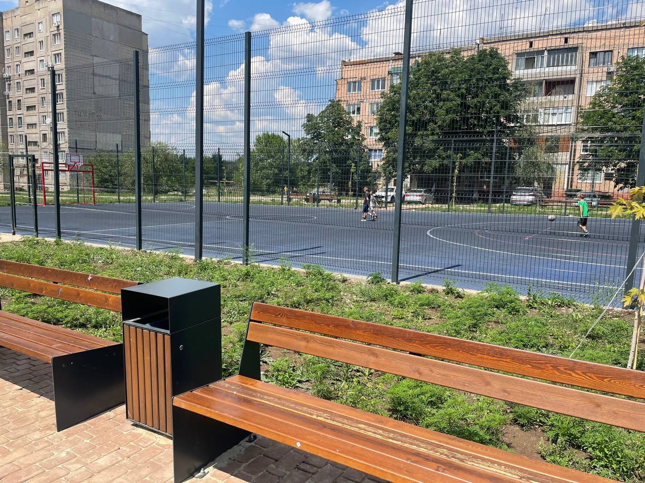 Продается 2-комнатная квартира ✔ г. Антрацит, ул. Ткаленко, 9 ✔ Квартира находится на 2-ом этаже 5-этажного дома ✔ Общая площадь квартиры 51.7 кв.м. ✔ Новая планировка квартиры – комнаты изолированные, большая кухня. ❗ Квартира находится в собственности одного владельца ❗ к продаже. Преимущества расположения ...