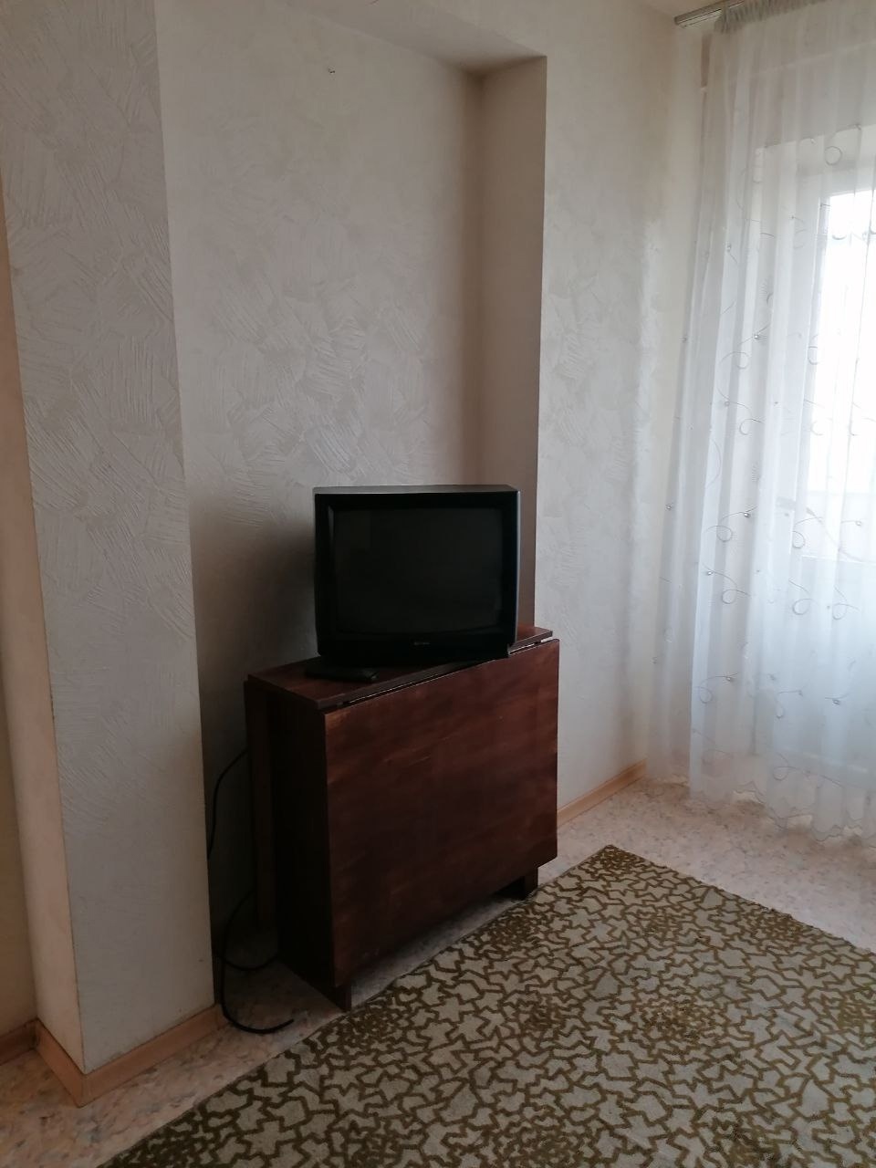 Алчевск! АРЕНДА! ✅ сдается на 6-ть месяцев 1-но комнатная квартира по ул. Попова, район храма, тихий уютный двор ✅ ОП - 30 кв.м., 3 этаж 5-ти этажного дома ✅ есть все необходимое для комфортного проживания 📌 цена 15000 + коммунальные услуги + залог + услуги агентства ☎ =7 959 212 02 79...