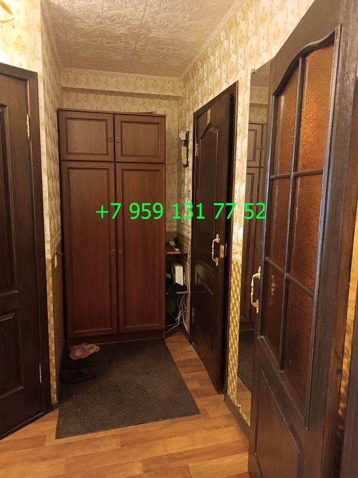 объект 467 Продаётся 1 к.квартира в г.Алчевске р-н СШ 6 ОП - 30 кв, кухня - 6 кв. 2/5 эт.дома Пластиковые окна KBE, пластиковые трубы, на полу качественный линолеум, дверь железная 5 мм, скрытые навесы, кондиционер LG, стиральная машина LG, холодильник Indesit, колонка, газовая печь, вытяжка, счётчики на все ...